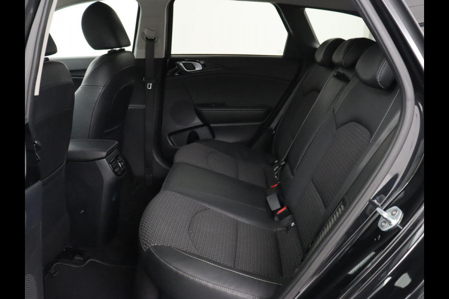 Kia Ceed 1.6 GDI PHEV DynamicPlusLine | Trekhaak | Stoelverwarming | Adaptive cruise | Camera | Carplay | Half leder | Full LED | Keyless | File Assistent | Navigatie | Plug In