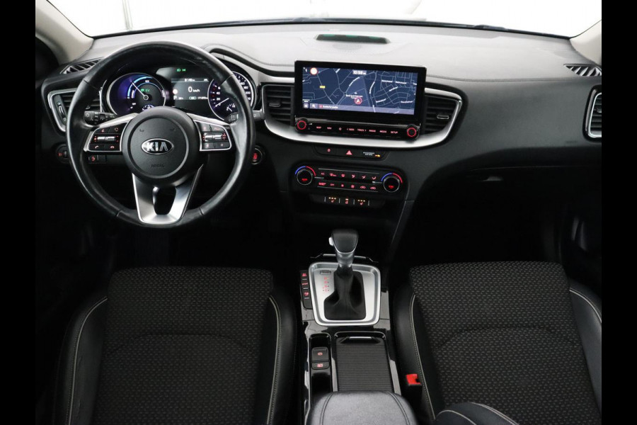 Kia Ceed 1.6 GDI PHEV DynamicPlusLine | Trekhaak | Stoelverwarming | Adaptive cruise | Camera | Carplay | Half leder | Full LED | Keyless | File Assistent | Navigatie | Plug In
