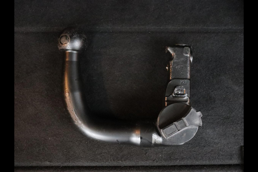 Kia Ceed 1.6 GDI PHEV DynamicPlusLine | Trekhaak | Stoelverwarming | Adaptive cruise | Camera | Carplay | Half leder | Full LED | Keyless | File Assistent | Navigatie | Plug In