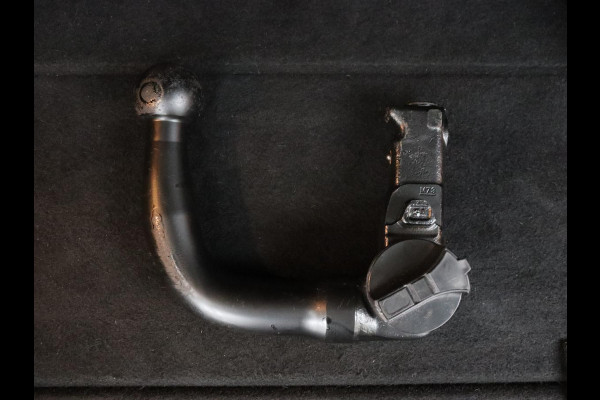 Kia Ceed 1.6 GDI PHEV DynamicPlusLine | Trekhaak | Stoelverwarming | Adaptive cruise | Camera | Carplay | Half leder | Full LED | Keyless | File Assistent | Navigatie | Plug In