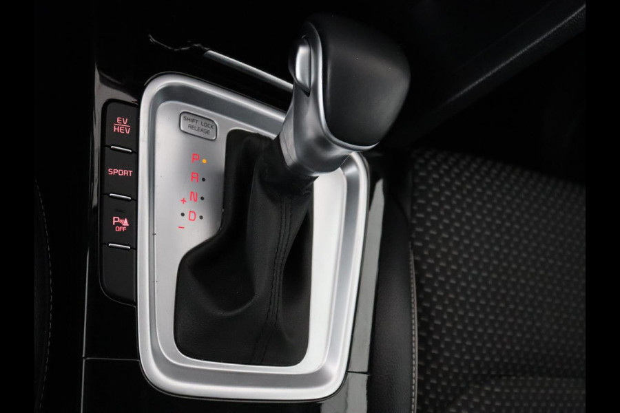 Kia Ceed 1.6 GDI PHEV DynamicPlusLine | Trekhaak | Stoelverwarming | Adaptive cruise | Camera | Carplay | Half leder | Full LED | Keyless | File Assistent | Navigatie | Plug In