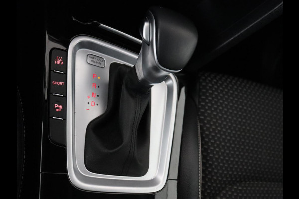 Kia Ceed 1.6 GDI PHEV DynamicPlusLine | Trekhaak | Stoelverwarming | Adaptive cruise | Camera | Carplay | Half leder | Full LED | Keyless | File Assistent | Navigatie | Plug In