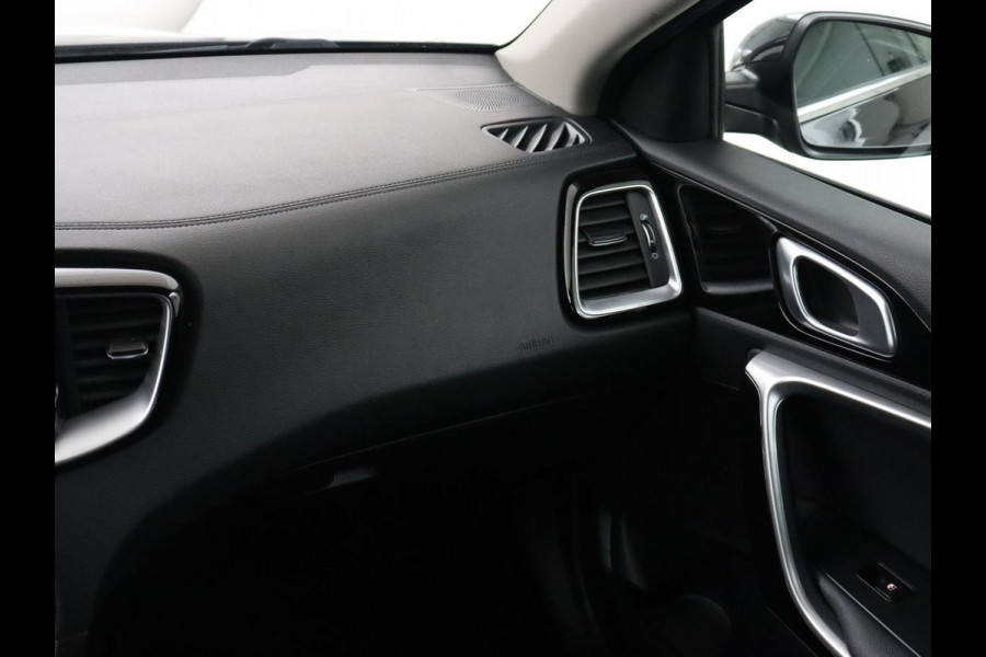 Kia Ceed 1.6 GDI PHEV DynamicPlusLine | Trekhaak | Stoelverwarming | Adaptive cruise | Camera | Carplay | Half leder | Full LED | Keyless | File Assistent | Navigatie | Plug In