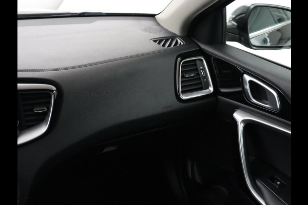 Kia Ceed 1.6 GDI PHEV DynamicPlusLine | Trekhaak | Stoelverwarming | Adaptive cruise | Camera | Carplay | Half leder | Full LED | Keyless | File Assistent | Navigatie | Plug In