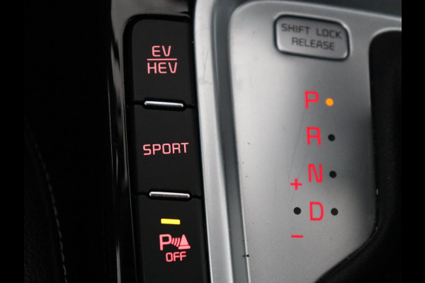 Kia Ceed 1.6 GDI PHEV DynamicPlusLine | Trekhaak | Stoelverwarming | Adaptive cruise | Camera | Carplay | Half leder | Full LED | Keyless | File Assistent | Navigatie | Plug In
