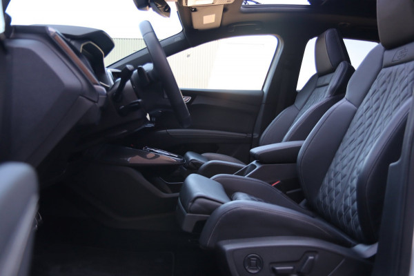 Audi Q4 e-tron 50 quattro S Edition 77 kWh / PANODAK / LEDER / MATRIX / CAMERA / KEYLESS