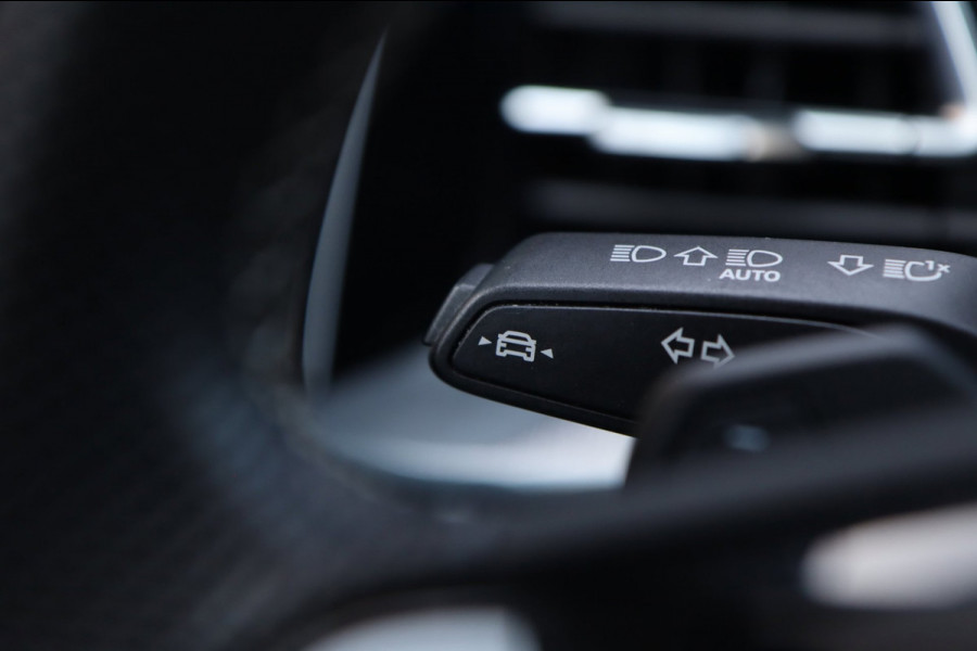 Audi Q4 e-tron 50 quattro S Edition 77 kWh / PANODAK / LEDER / MATRIX / CAMERA / KEYLESS