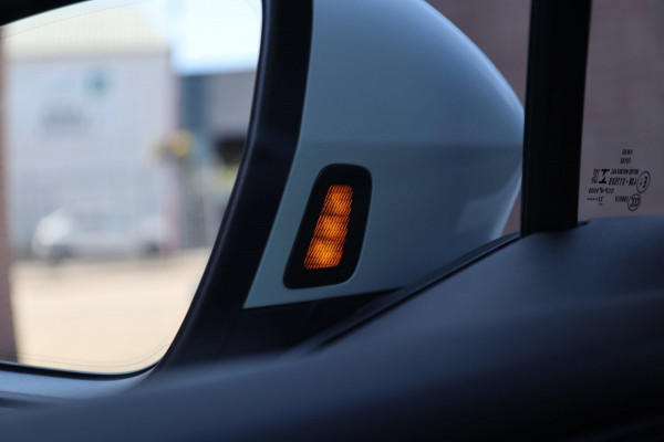 Audi Q4 e-tron 50 quattro S Edition 77 kWh / PANODAK / LEDER / MATRIX / CAMERA / KEYLESS