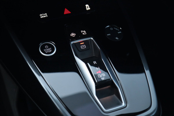 Audi Q4 e-tron 50 quattro S Edition 77 kWh / PANODAK / LEDER / MATRIX / CAMERA / KEYLESS