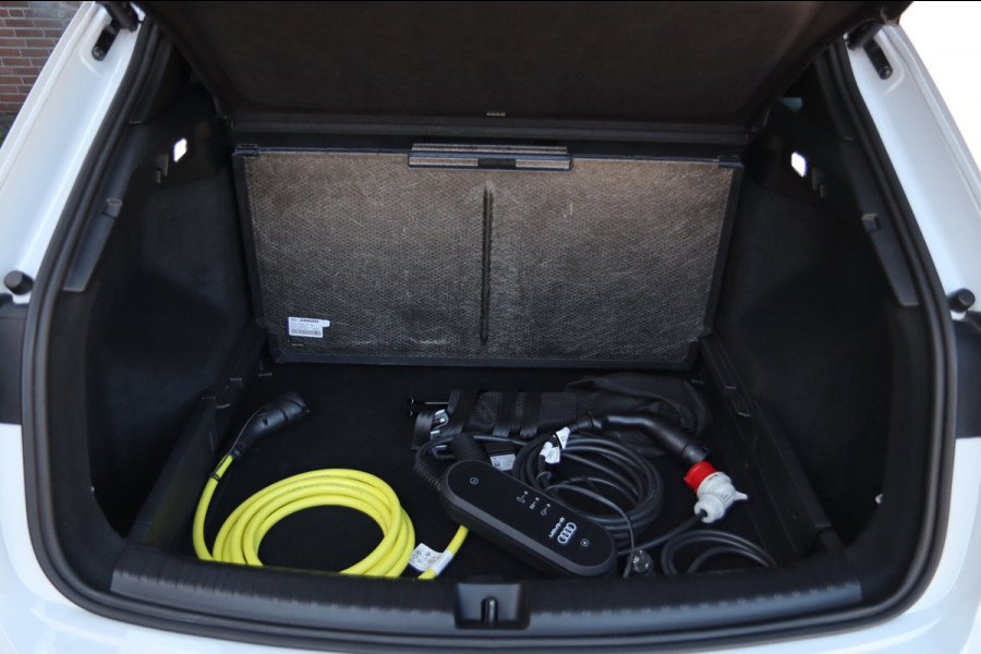 Audi Q4 e-tron 50 quattro S Edition 77 kWh / PANODAK / LEDER / MATRIX / CAMERA / KEYLESS