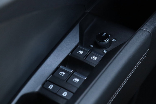 Audi Q4 e-tron 50 quattro S Edition 77 kWh / PANODAK / LEDER / MATRIX / CAMERA / KEYLESS
