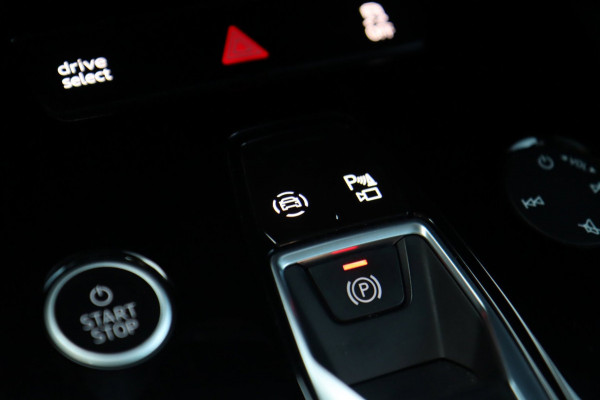 Audi Q4 e-tron 50 quattro S Edition 77 kWh / PANODAK / LEDER / MATRIX / CAMERA / KEYLESS