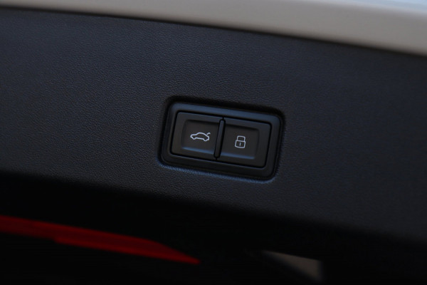 Audi Q4 e-tron 50 quattro S Edition 77 kWh / PANODAK / LEDER / MATRIX / CAMERA / KEYLESS