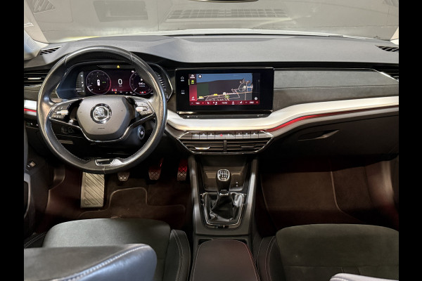 Škoda Octavia Combi 1.5 TSI First Edition | Facelift | Crystal Light | Panoramadak | Trekhaak | Apple Carplay