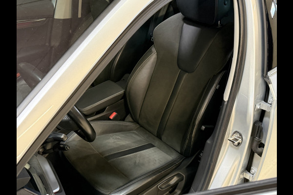 Škoda Octavia Combi 1.5 TSI First Edition | Facelift | Crystal Light | Panoramadak | Trekhaak | Apple Carplay