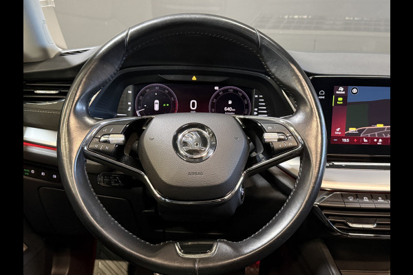 Škoda Octavia Combi 1.5 TSI First Edition | Facelift | Crystal Light | Panoramadak | Trekhaak | Apple Carplay