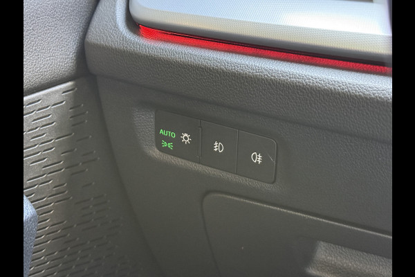 Škoda Octavia Combi 1.5 TSI First Edition | Facelift | Crystal Light | Panoramadak | Trekhaak | Apple Carplay