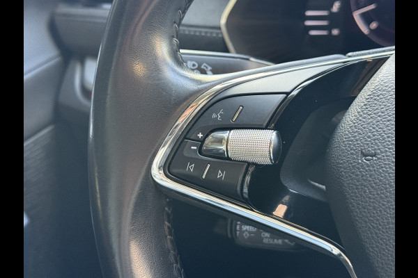 Škoda Octavia Combi 1.5 TSI First Edition | Facelift | Crystal Light | Panoramadak | Trekhaak | Apple Carplay