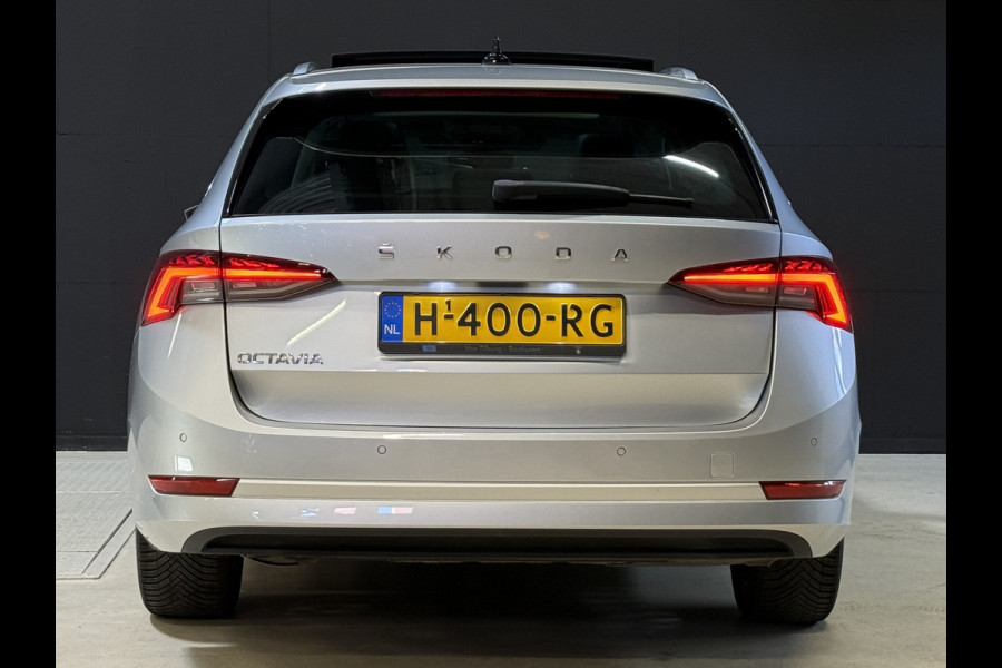 Škoda Octavia Combi 1.5 TSI First Edition | Facelift | Crystal Light | Panoramadak | Trekhaak | Apple Carplay
