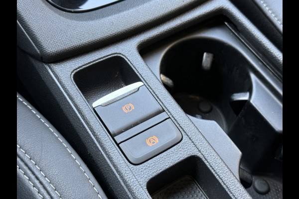 Škoda Octavia Combi 1.5 TSI First Edition | Facelift | Crystal Light | Panoramadak | Trekhaak | Apple Carplay