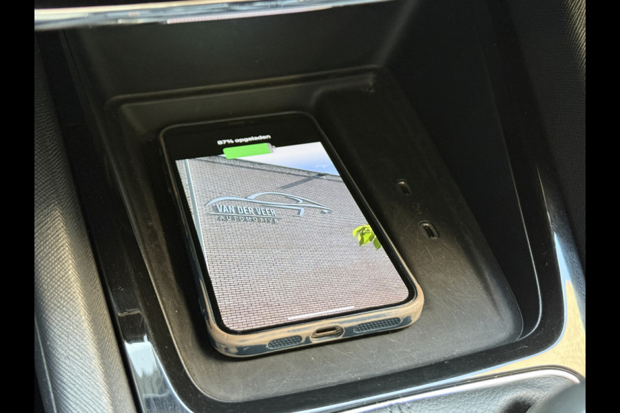 Škoda Octavia Combi 1.5 TSI First Edition | Facelift | Crystal Light | Panoramadak | Trekhaak | Apple Carplay