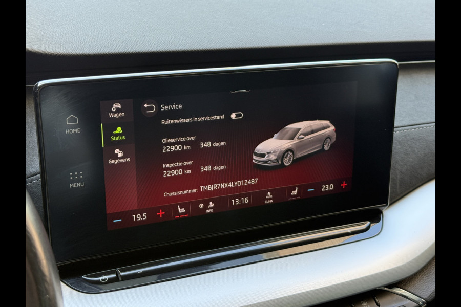 Škoda Octavia Combi 1.5 TSI First Edition | Facelift | Crystal Light | Panoramadak | Trekhaak | Apple Carplay