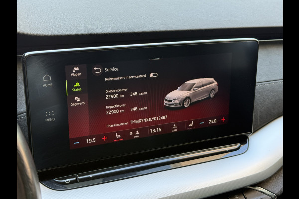 Škoda Octavia Combi 1.5 TSI First Edition | Facelift | Crystal Light | Panoramadak | Trekhaak | Apple Carplay