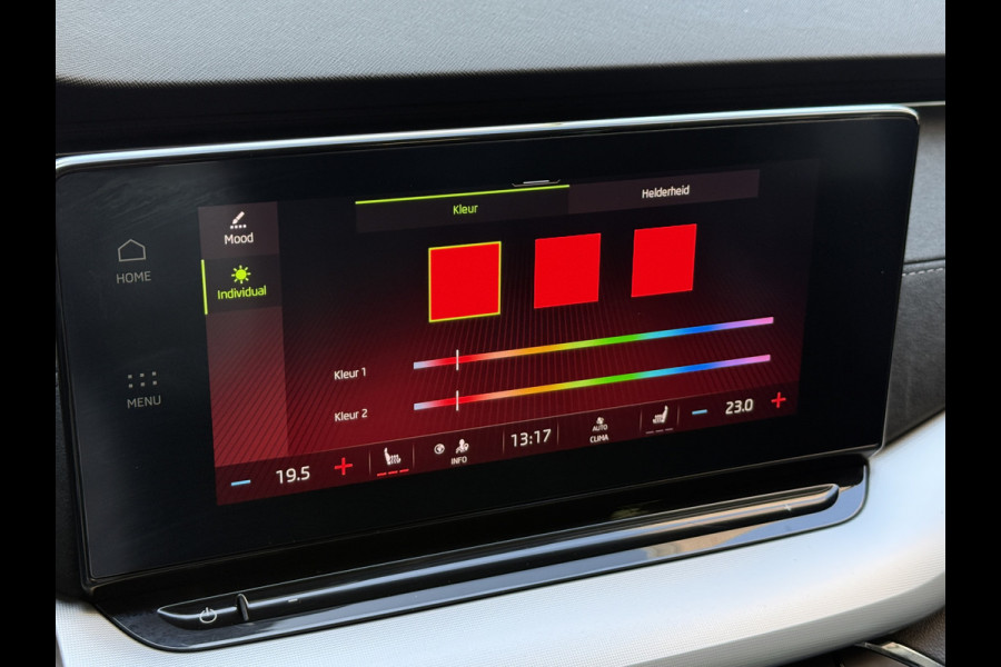 Škoda Octavia Combi 1.5 TSI First Edition | Facelift | Crystal Light | Panoramadak | Trekhaak | Apple Carplay