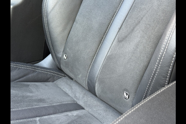 Škoda Octavia Combi 1.5 TSI First Edition | Facelift | Crystal Light | Panoramadak | Trekhaak | Apple Carplay