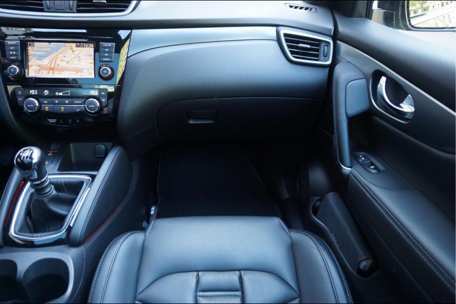 Nissan QASHQAI 1.3 DIG-T Tekna + Dynamic | NAPPA LEER | Panoramadak | Trekhaak | BOSE | Memory Pack | Adapieve cruise + Lane departure + Blindspot indicator | NL Auto | Dealer onderhouden