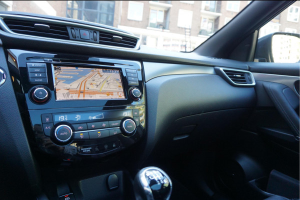 Nissan QASHQAI 1.3 DIG-T Tekna + Dynamic | NAPPA LEER | Panoramadak | Trekhaak | BOSE | Memory Pack | Adapieve cruise + Lane departure + Blindspot indicator | NL Auto | Dealer onderhouden