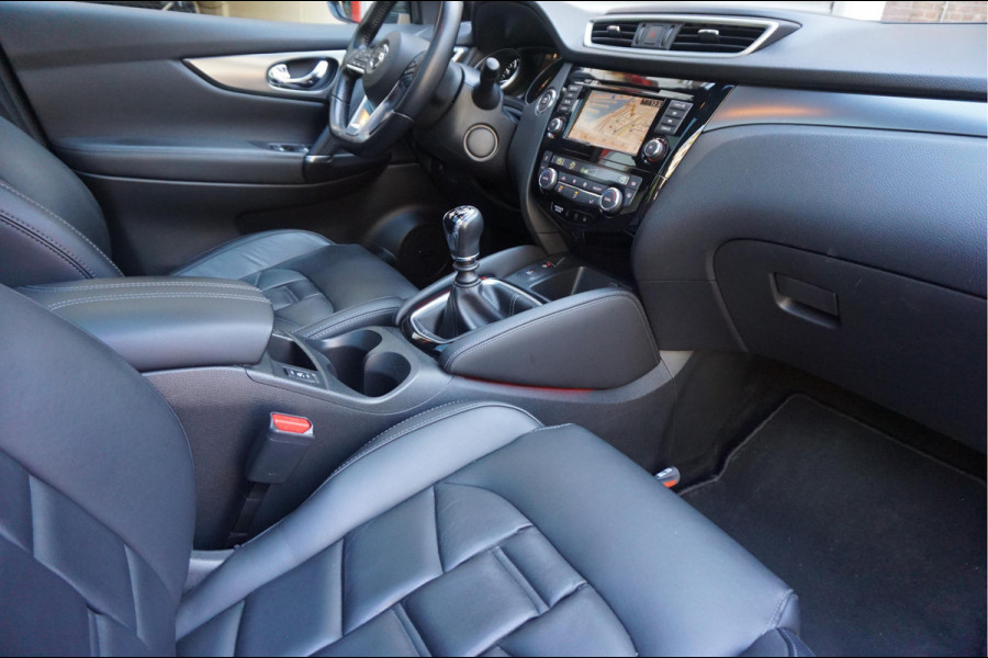 Nissan QASHQAI 1.3 DIG-T Tekna + Dynamic | NAPPA LEER | Panoramadak | Trekhaak | BOSE | Memory Pack | Adapieve cruise + Lane departure + Blindspot indicator | NL Auto | Dealer onderhouden