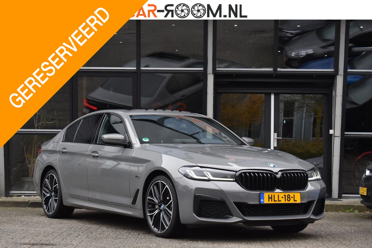 BMW 5 Serie 530e M-Sport Lane Pano Camera 20" HK