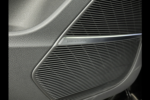 Audi Q7 60e 489pk S Competition RS-Seats | Carbon in/exterieur | B&O | Panorama | 360 Camera | Soft-Close | Head-Up | ACC | Matrix-LED | Keyless-Entry |  Lane & Side assist | Stuurwielverwarming | Alarm | 22" Audi Sport | Leder op Dashboard | Rijklaarprijs en fabrieksgarantie.