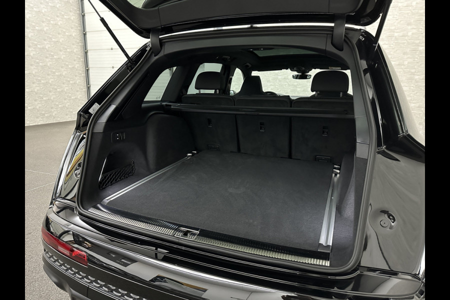 Audi Q7 60e 489pk S Competition RS-Seats | Carbon in/exterieur | B&O | Panorama | 360 Camera | Soft-Close | Head-Up | ACC | Matrix-LED | Keyless-Entry |  Lane & Side assist | Stuurwielverwarming | Alarm | 22" Audi Sport | Leder op Dashboard | Rijklaarprijs en fabrieksgarantie.