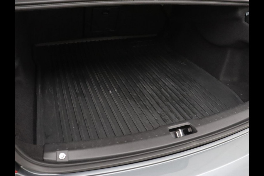 Volvo S90 2.0 T8 AWD Momentum+ | SOH 87,6% | Leder | Stoelverwarming | Adaptive cruise | Carplay | Camera | Memory | Navigatie | Full LED | Park Assist | Climate control | PHEV | Plug In