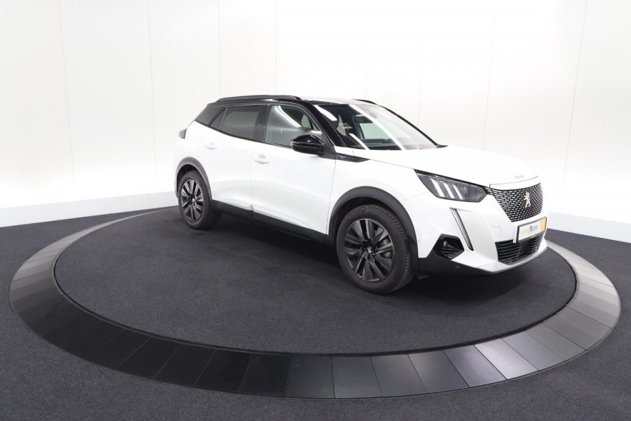 Peugeot e-2008 EV GT 50 kWh | 11 KW Laadfunctie   | Pack Winter | Alcantara | Navigatie | Camera