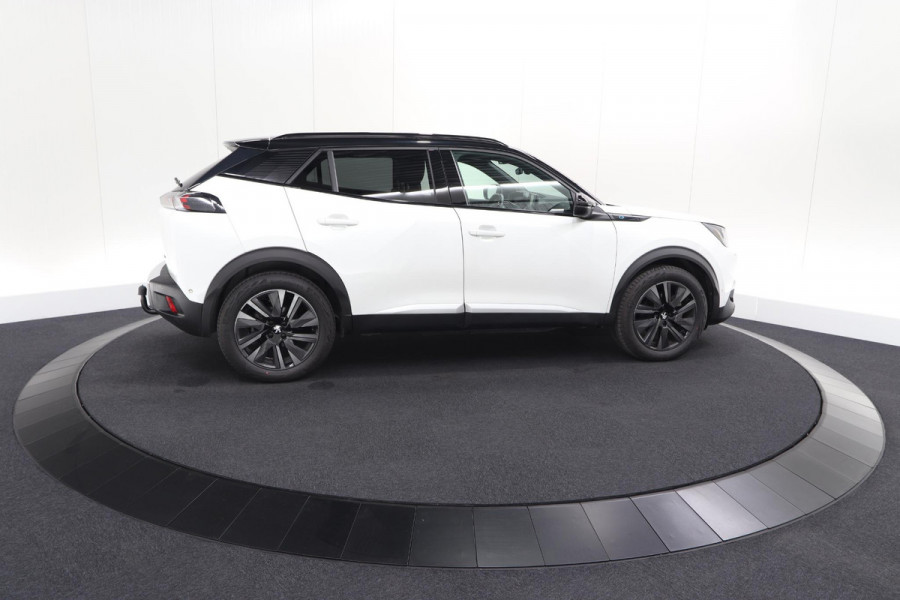 Peugeot e-2008 EV GT 50 kWh | 11 KW Laadfunctie   | Pack Winter | Alcantara | Navigatie | Camera