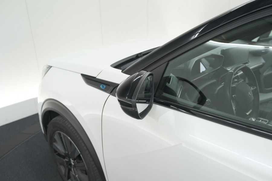 Peugeot e-2008 EV GT 50 kWh | 11 KW Laadfunctie   | Pack Winter | Alcantara | Navigatie | Camera