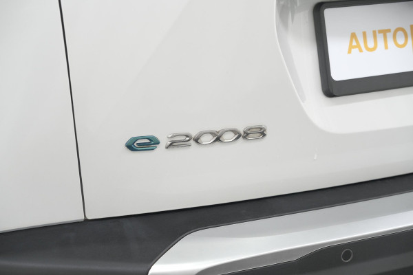 Peugeot e-2008 EV GT 50 kWh | 11 KW Laadfunctie   | Pack Winter | Alcantara | Navigatie | Camera