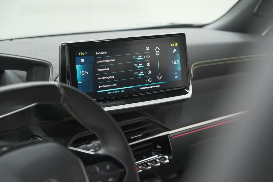 Peugeot e-2008 EV GT 50 kWh | 11 KW Laadfunctie   | Pack Winter | Alcantara | Navigatie | Camera