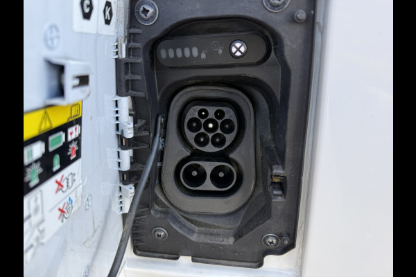 Opel Movano Electric 110kWh 270PK L3H3 420km WLTP BEV Elektrisch Snelladen Adaptive Cruise Control Climate control Navigatie Android Auto Laadkabel Parkeersensoren