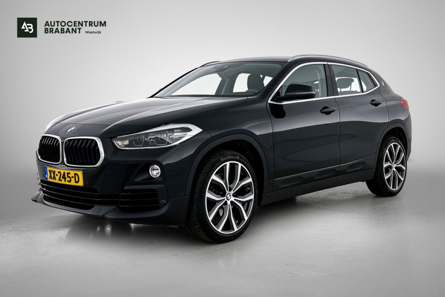 BMW X2 SDrive18i Executive Edition Automaat (NAVIGATIE, TREKHAAK AFNEEMBAAR, CAMERA, STOELVERWARMING, LED,)