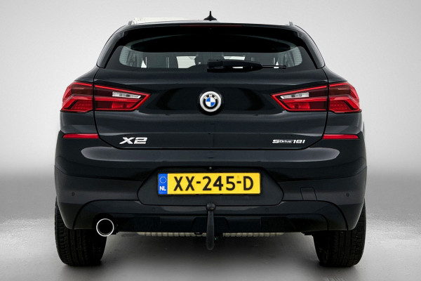 BMW X2 SDrive18i Executive Edition Automaat (NAVIGATIE, TREKHAAK AFNEEMBAAR, CAMERA, STOELVERWARMING, LED,)