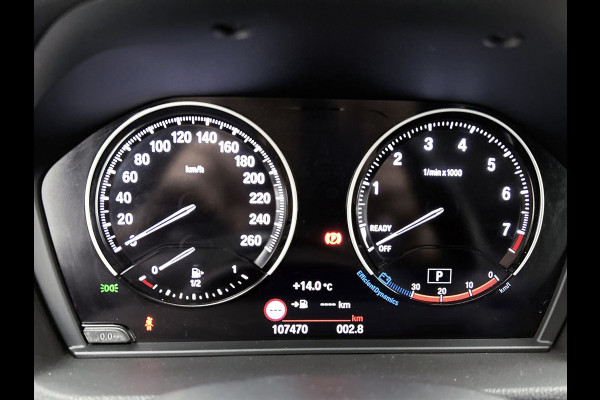 BMW X2 SDrive18i Executive Edition Automaat (NAVIGATIE, TREKHAAK AFNEEMBAAR, CAMERA, STOELVERWARMING, LED,)