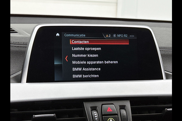 BMW X2 SDrive18i Executive Edition Automaat (NAVIGATIE, TREKHAAK AFNEEMBAAR, CAMERA, STOELVERWARMING, LED,)