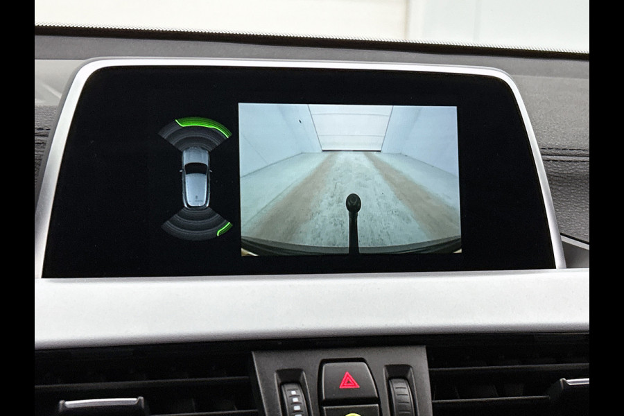 BMW X2 SDrive18i Executive Edition Automaat (NAVIGATIE, TREKHAAK AFNEEMBAAR, CAMERA, STOELVERWARMING, LED,)