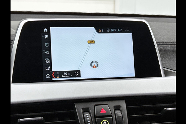 BMW X2 SDrive18i Executive Edition Automaat (NAVIGATIE, TREKHAAK AFNEEMBAAR, CAMERA, STOELVERWARMING, LED,)