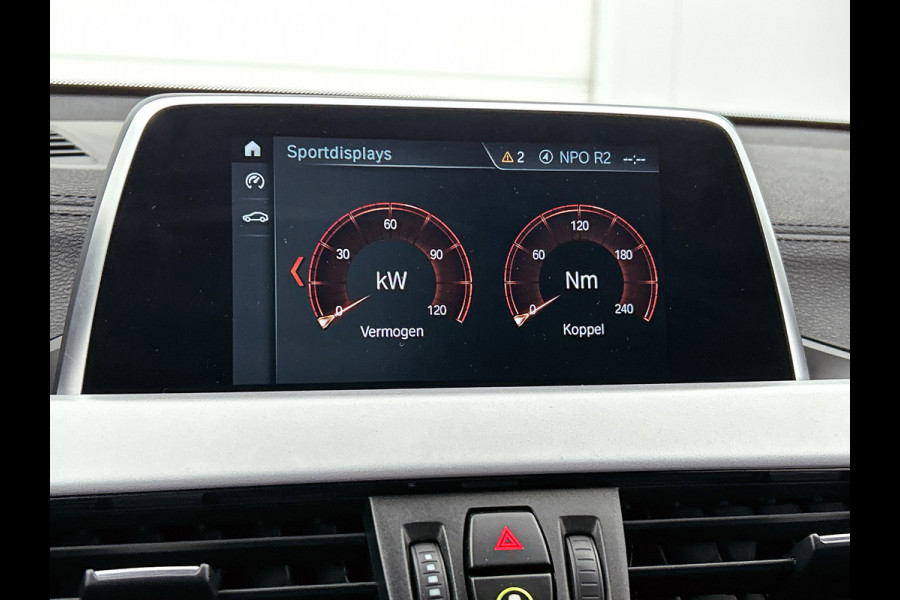 BMW X2 SDrive18i Executive Edition Automaat (NAVIGATIE, TREKHAAK AFNEEMBAAR, CAMERA, STOELVERWARMING, LED,)