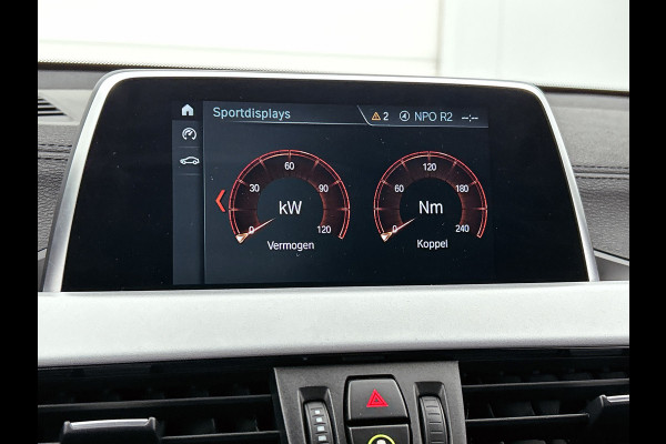 BMW X2 SDrive18i Executive Edition Automaat (NAVIGATIE, TREKHAAK AFNEEMBAAR, CAMERA, STOELVERWARMING, LED,)